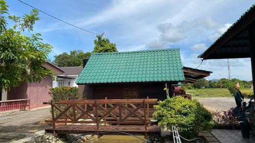 Kampung Chelong Hotel | Capital O 91227 Chalet D'bendang Mak Teh