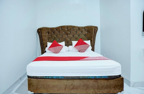 West Cirebon Hotel | Capital O 94491 Family Homestay