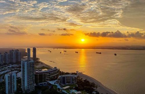 Gelang Patah Apartment | Carnelian Tower Hotel at ForestCity 4114 with WIFI