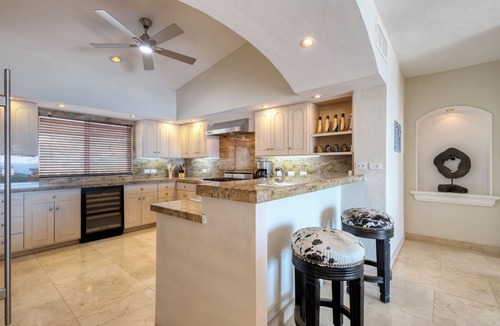 Palmilla House | Casa 4 C's is a spacious 3-bedroom private home featuring a pool, hot tub, ocean views, and a gourmet kitchen. Perfect for entertaining, it's just steps from beach access and offers the ideal setting for an unforgettable Cabo getaway.