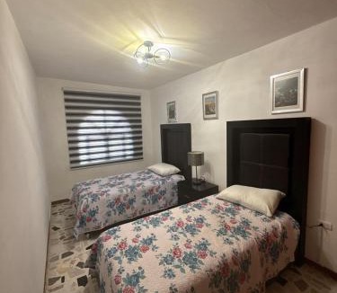 Guanajuato House | Casa Amplia con hermosa vista y estacionamiento privado