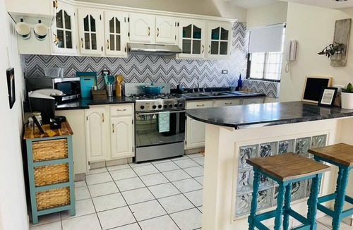 La Paz House | CASA BELUGA, Private Home, in the HEART of el Centro, La Paz. Fully equipped.