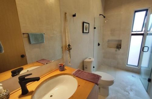 Del Cerrillo House | Casa Colibri San Cristobal