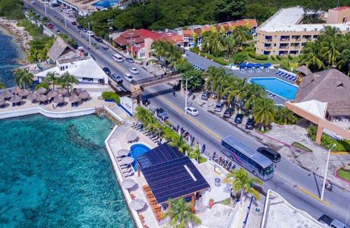 Cozumel Hotel | Casa del Mar Cozumel Hotel & Dive Resort with free access to an exclusive beach club