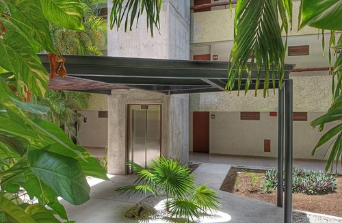 Cozumel Hotel | Casa del Mar Cozumel Hotel & Dive Resort with free access to an exclusive beach club