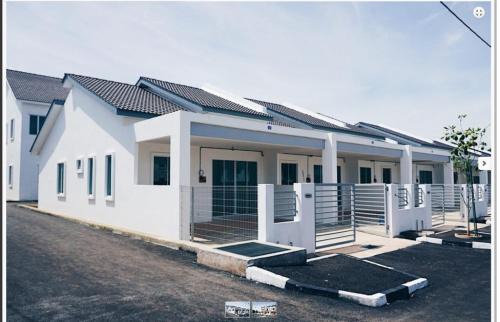 Arau House | Casa Desa Saujana