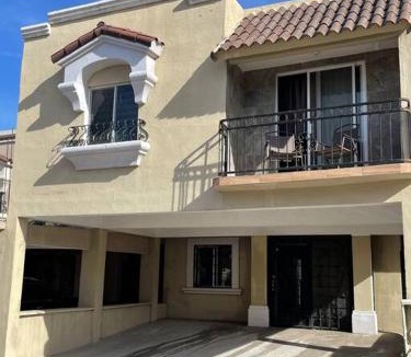 Ciudad Juarez House | Casa Granada cercana a consulado y aeropuerto.