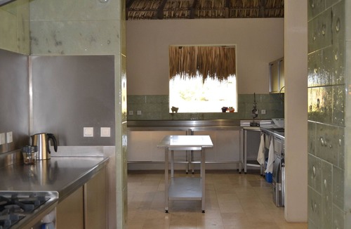 Barra de Colotepec Villa | Casa Hola Ola-Beach Villa-Pickleball-Padle Ball-Tennis-Chef-Lap Pool-STARLINK