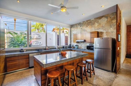 North End House | Casa Kiki - SUMMER SPECIAL - Award Winning - North End -Beach, Pool, Hot Tub