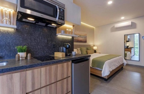 Zapopan Apartment | Casa Makech: Premium · ★ Private Balcony - Suite 14