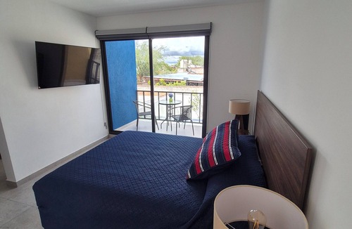 La Magdalena House | Casa Merlot: modern and boutique near the center of town