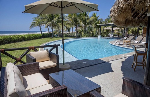 Barra de Colotepec Villa | Casa Numa'Na - Luxurious Beach Villa w/Starlink, Tennis, Padel, & Pickleball