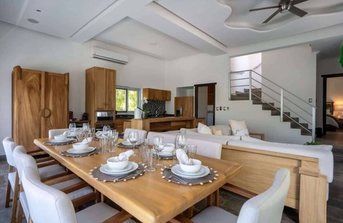 Playacar Fase I House | Casa Pescada | 4 BR | Beach Access Tropical Villa