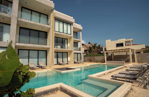 Colonia Meteorologico Apartment | Casa Serena: A getaway in Isla Mujeres with private balcony and ocean view