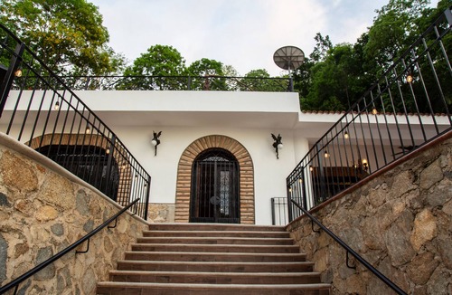 Boca de Tomatlan Villa | Casa Sol Large beautiful estate ocean front, with the jungle in your backyard!