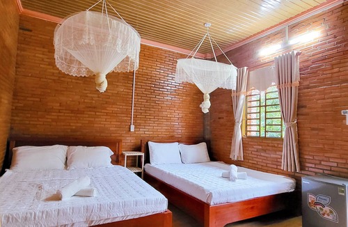 Quan Tom Cabin | Cat Tien Farmer Lodge