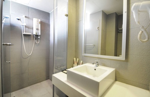 Luyang Hotel | Celyn City Hotel