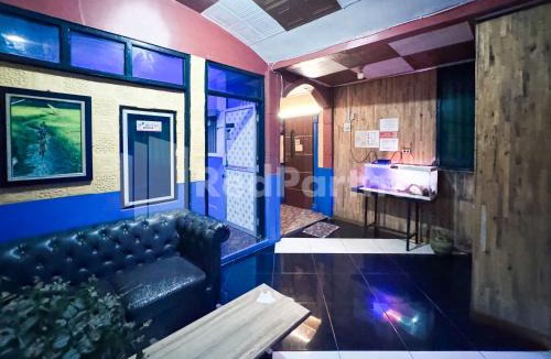 Cilacap Hotel | Central Guest House 2 & Bar Cilacap Mitra RedDoorz