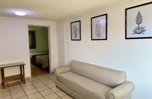 Morelia Apartment | Centrally located apartment on the banks of the river