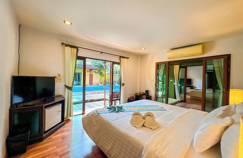 Pak Nam Pran Hotel | Chaan Mai Hom