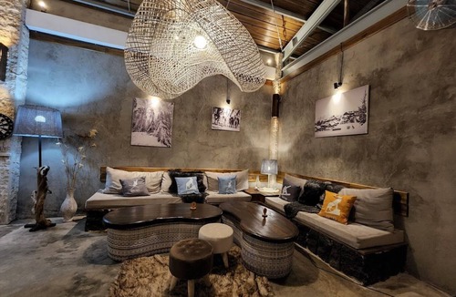Tosari Hotel | Chalet Bromo lounge & lodge
