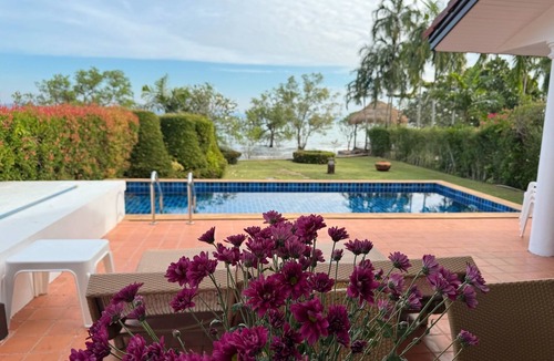 Ko Chang Villa | Charming 2-bedroom beachfront villa with private pool in a small quiet community