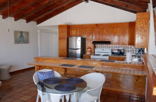 Playas De Tijuana House | Charming 2-bedroom house with WiFi in San Antonio del Mar