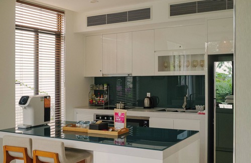 Cam Lam Villa | Charming 3-bedroom villa with Private Pool & Beach in Wyndham Resort Cam Ranh