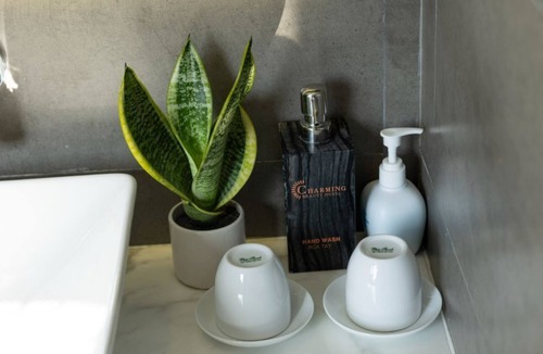 Ngu Hanh Son Hotel | Charming beauty hotel - the center of foreigners area