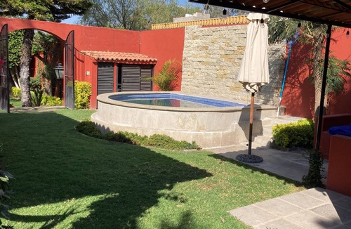 Galindo House | Charming Hacienda with Jacuzzi and Garden