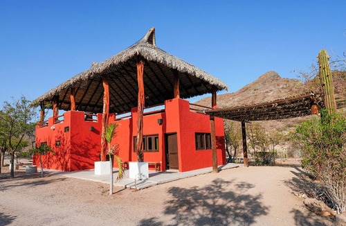 Pichilingue House | Charming La Paz 3-bedroom house with AC, Wi-Fi & Concierge Experiences