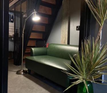 Chanthanimit Hostel | Charoen Hostel