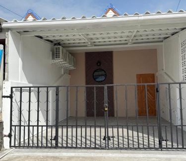 Hua Hin Apartment | Chawan House