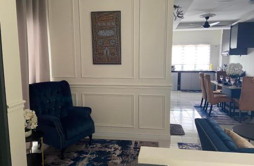 Kampung Rawa Apartment | Cheerfull3 bedroom townhouse Terrace