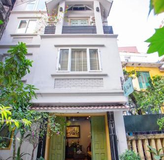 Hai Ba Trung Bed & Breakfast | Chez Van