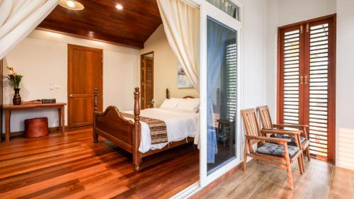 Nong Chom Villa | Chiang Mai Colonial House