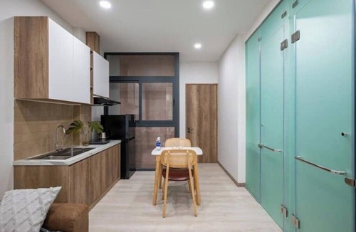 Tan Binh Apartment | Chic & Cozy 2BR Near Airport