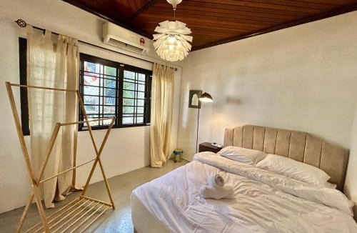 Tunku House | Chic Designer Family Suite Shared Bungalow LRT SS1 PJ