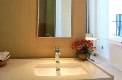 Cam Lam Hotel | Chic hotel suite with WiFi, fitness room , infinity pool in delightful Cam Ranh