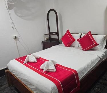 Luang Prabang Bed & Breakfast | Chitlatda Bila House