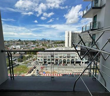 Kuching House | Chloe Homestay, Jazz Suites 1, Vivacity Megamall
