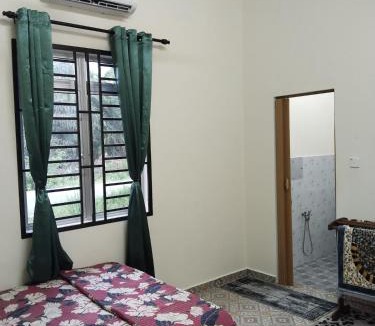 Batu Pahat House | Cik Salma Homestay
