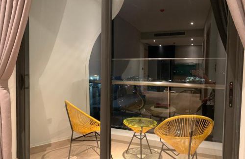 Bai Chay Apartment | Citadines marina Halong Homestay MyMy B03