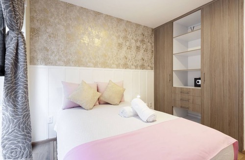 Cuauhtemoc Apartment | City Center Deluxe +Steps away from Downtown Scene