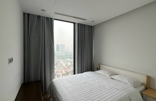 Cong Vi Apartment | Clinton - 3BR Vinhome Metropolis Full Serviced