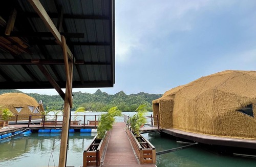Air Hangat Boat Rental | Coconest THREE: Floating Two-Bedroom Waterstay on a UNESCO Site