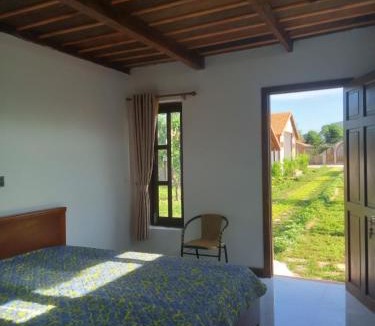 Dat Do Villa | CocoPalm Villa near Beach - Mango room