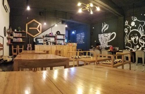 Karawaci Hostel | CoffeeBunk Hostel