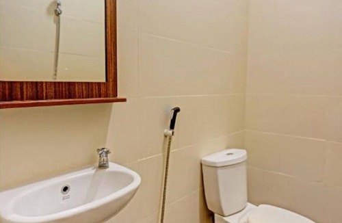 Tanjung Uncang Hotel | Collection O 91499 John Lebron House