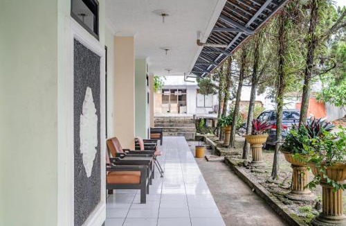 Tasikmalaya Hotel | Collection O Tasikmalaya Near Stadium Wiradadaha Formerly Hotel Abadi
